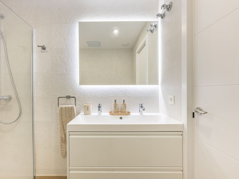 Apartment for Sale in The Golden Mile, Malaga 13