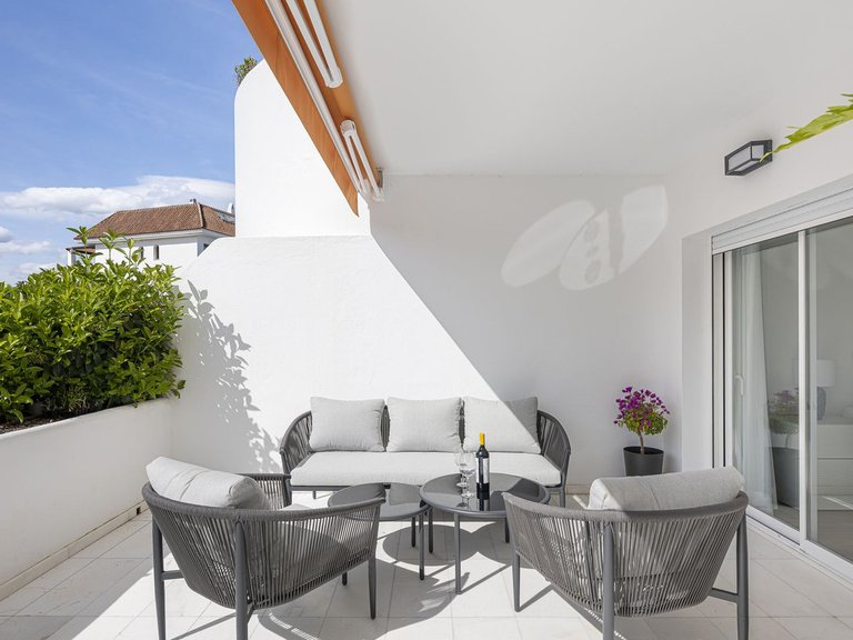 Apartment for Sale in The Golden Mile, Malaga 17