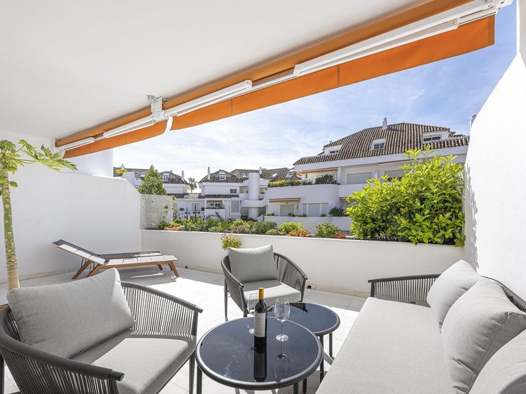 Apartment for Sale in The Golden Mile, Malaga 18