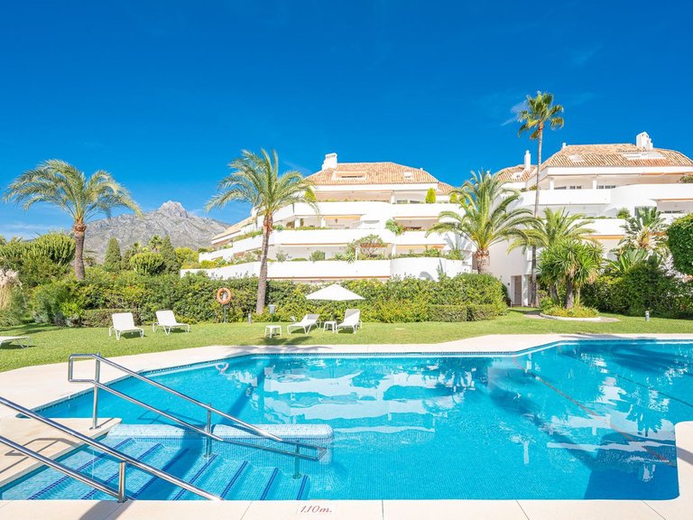 Apartment for Sale in The Golden Mile, Malaga 19