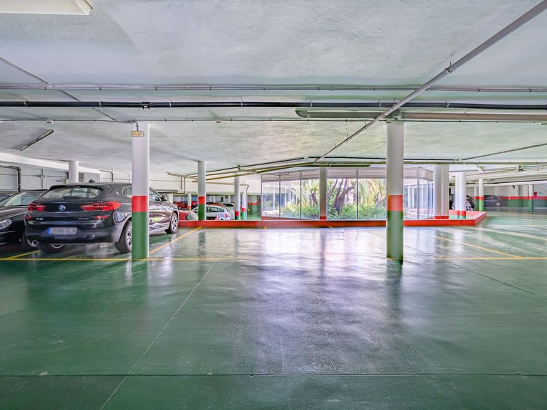 Apartment for Sale in The Golden Mile, Malaga 22