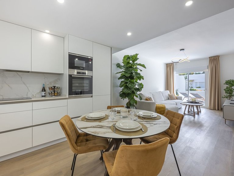 Apartment for Sale in The Golden Mile, Malaga 5