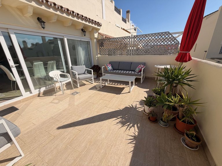 Villa for Sale in Calahonda, Malaga 1