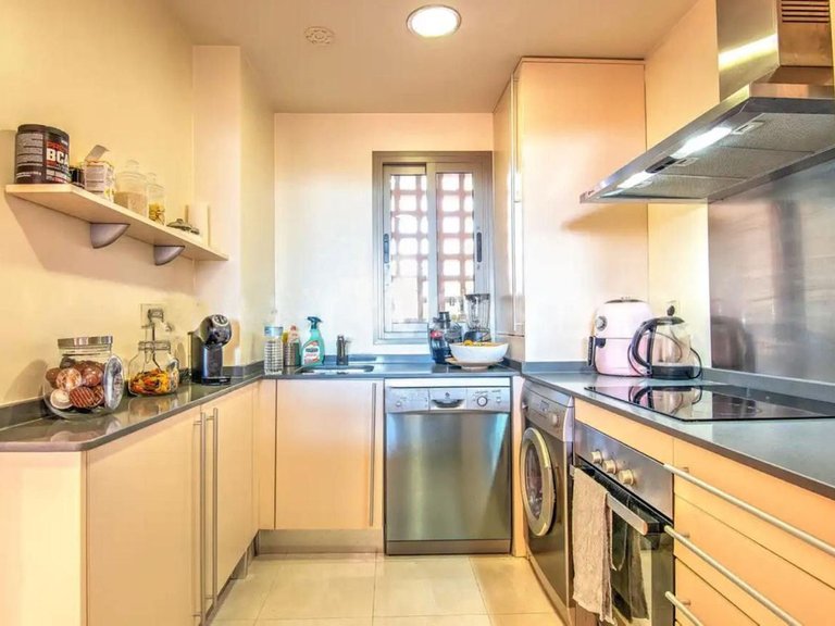 Apartment for Sale in New Golden Mile, Malaga 14