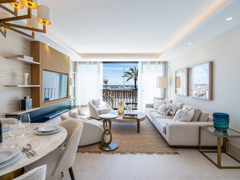 Apartment for Sale in Puerto Banús, Malaga 17