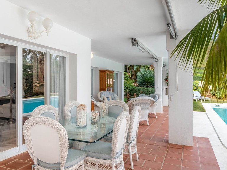 Villa for Sale in La Quinta, Malaga 16
