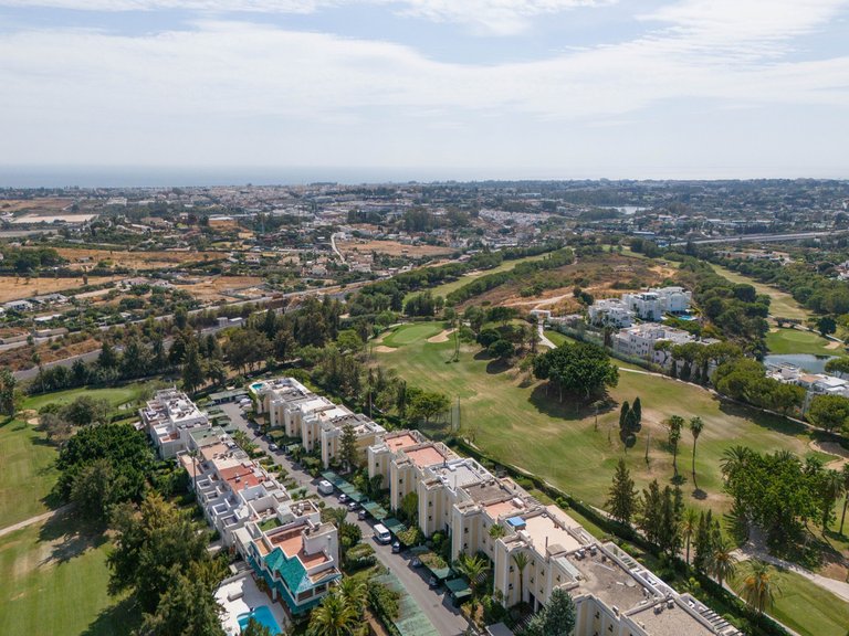 Villa for Sale in La Quinta, Malaga 24