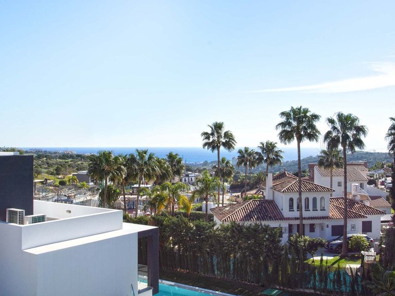Villa for Sale in Estepona, Malaga 16