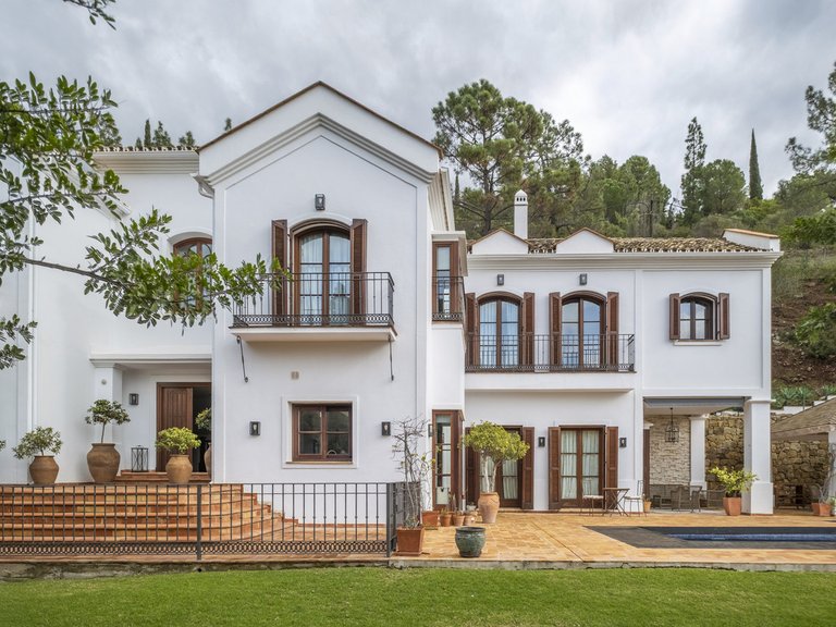 Villa for Sale in El Madroñal, Malaga 1