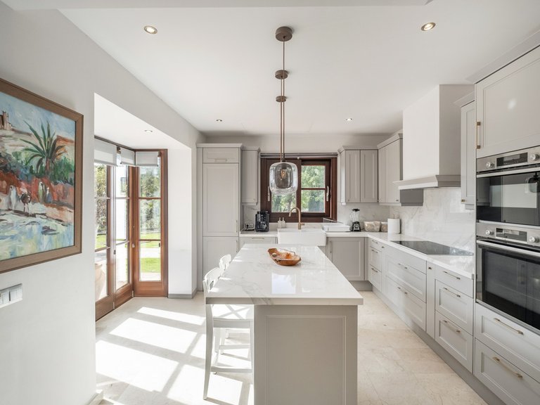 Villa for Sale in El Madroñal, Malaga 10