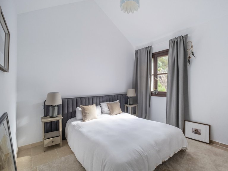 Villa for Sale in El Madroñal, Malaga 17