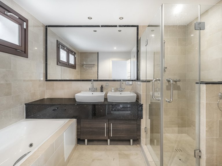 Villa for Sale in El Madroñal, Malaga 27