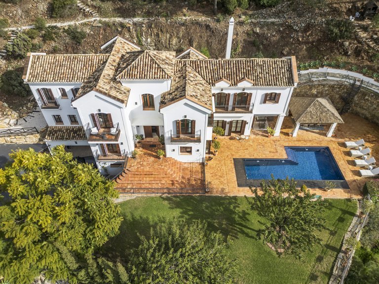 Villa for Sale in El Madroñal, Malaga 37