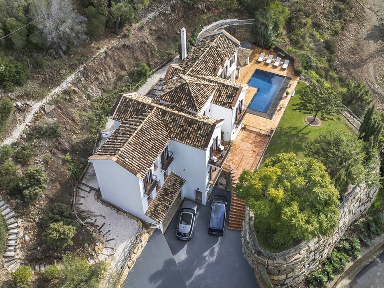 Villa for Sale in El Madroñal, Malaga 38