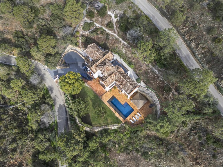 Villa for Sale in El Madroñal, Malaga 39