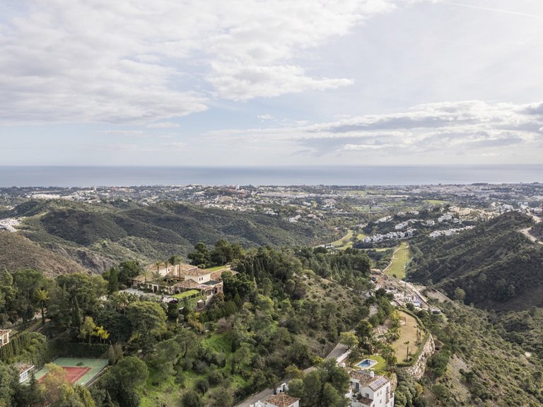 Villa for Sale in El Madroñal, Malaga 40
