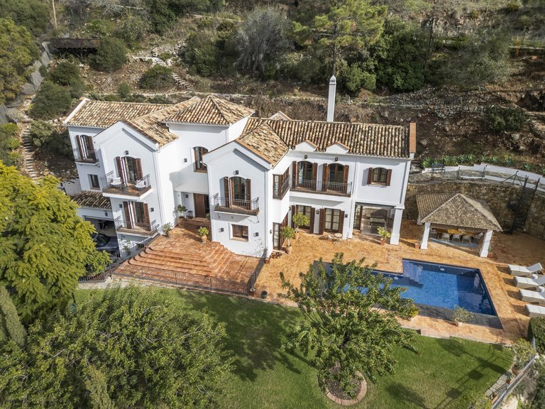 Villa for Sale in El Madroñal, Malaga 44