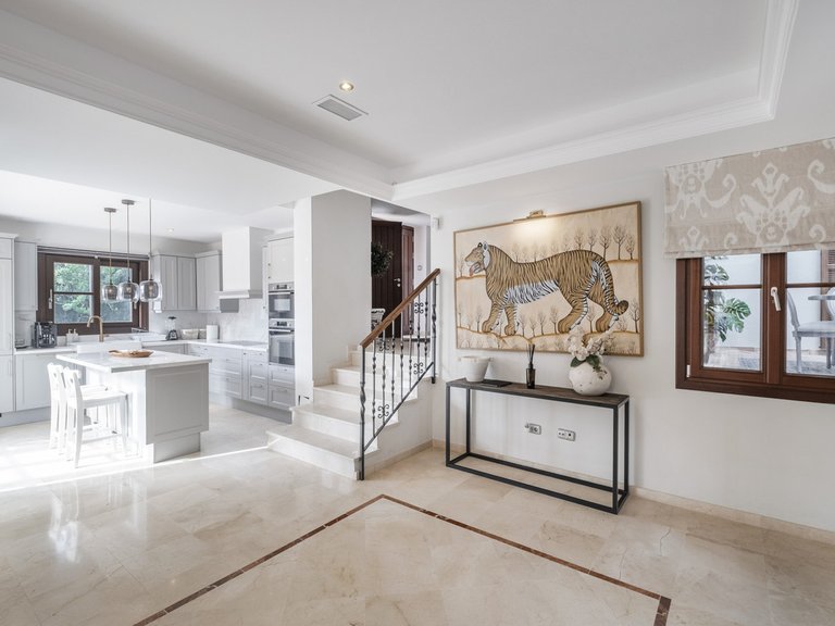 Villa for Sale in El Madroñal, Malaga 6
