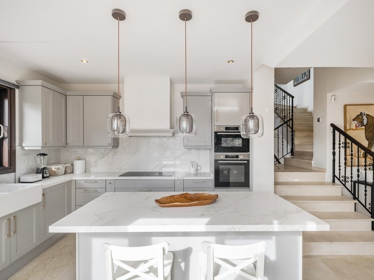 Villa for Sale in El Madroñal, Malaga 8