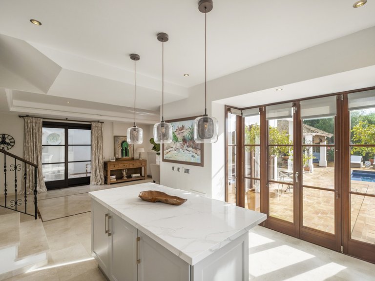 Villa for Sale in El Madroñal, Malaga 9