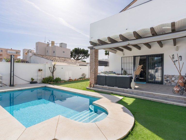 Villa for Sale in Calahonda, Malaga 1