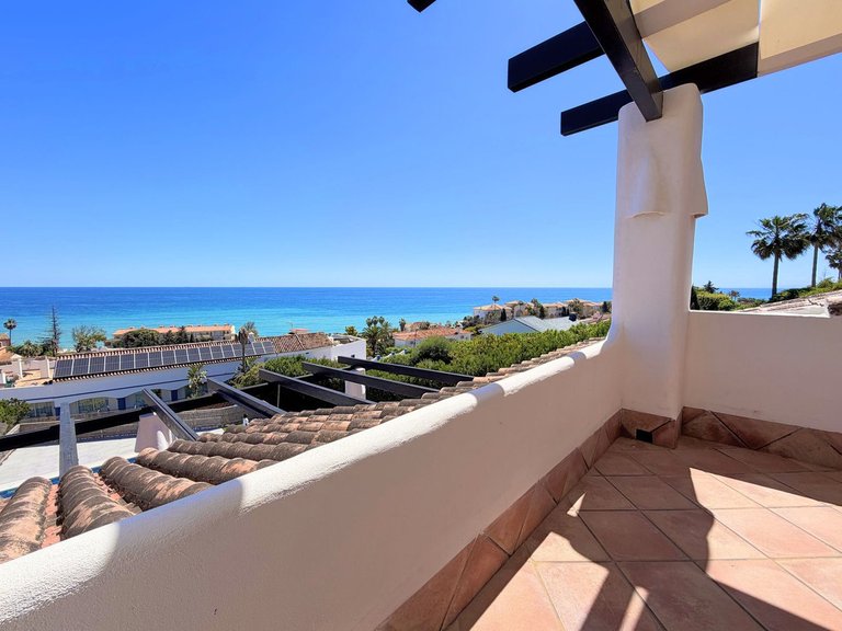 Villa for Sale in Estepona, Malaga 10