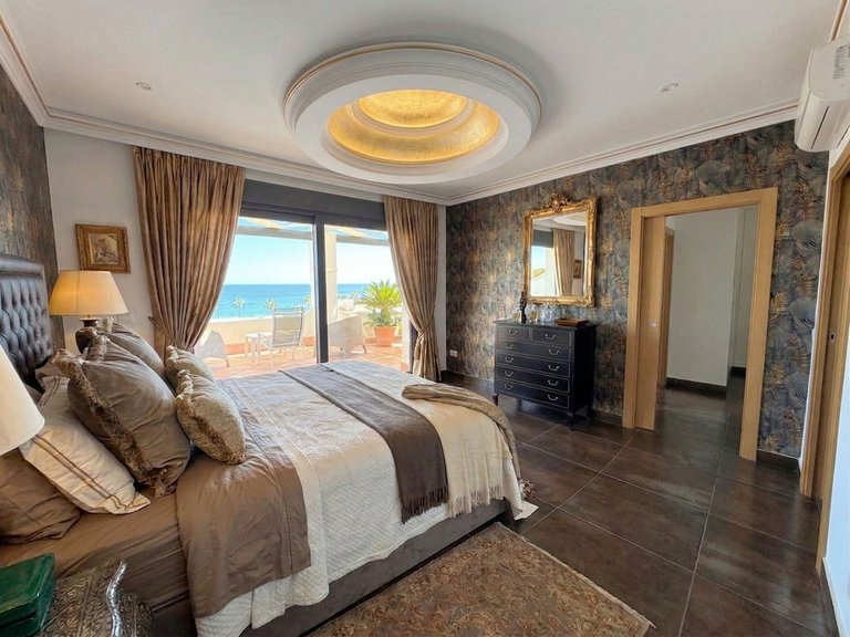 Villa for Sale in Estepona, Malaga 30