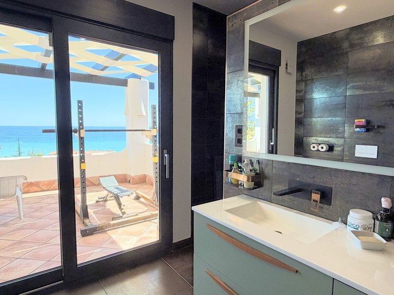 Villa for Sale in Estepona, Malaga 32
