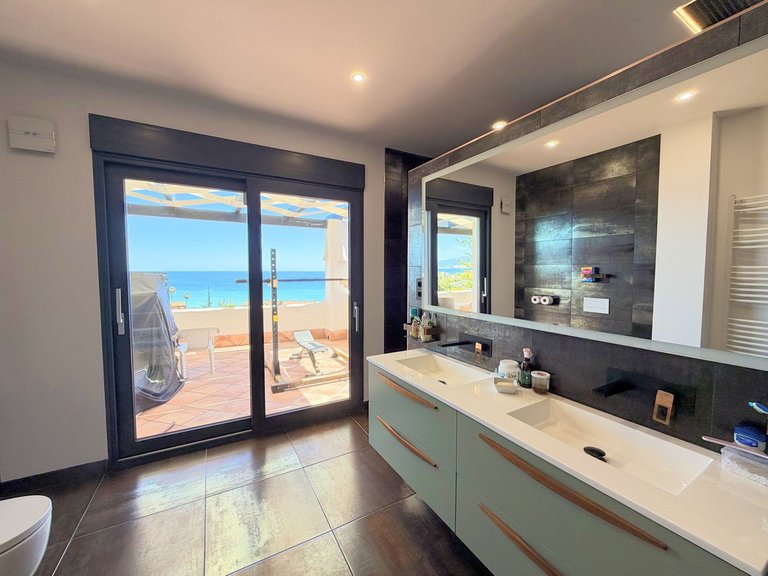 Villa for Sale in Estepona, Malaga 33