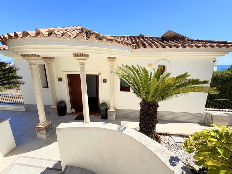 Villa for Sale in Estepona, Malaga 4