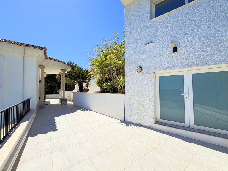 Villa for Sale in Estepona, Malaga 46