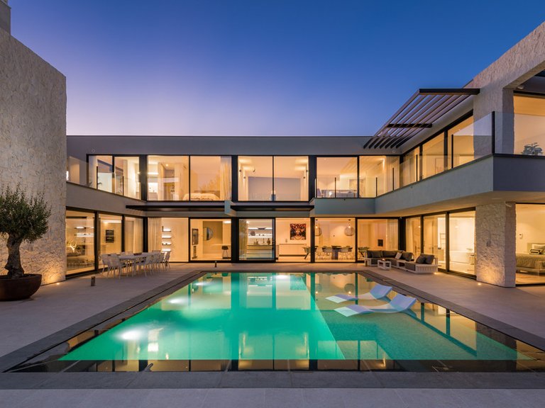 Villa for Sale in Benahavís, Malaga 1