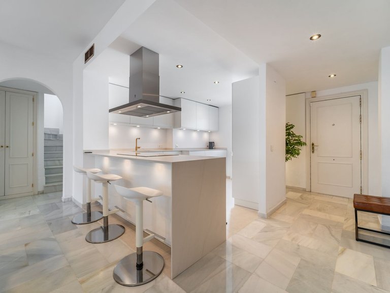 Apartment for Sale in Nagüeles, Malaga 8