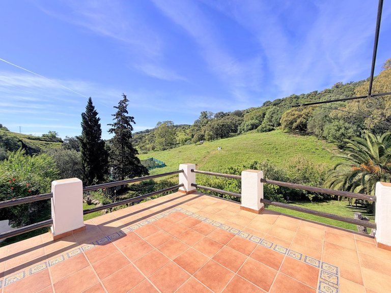 Villa for Sale in Casares, Malaga 10