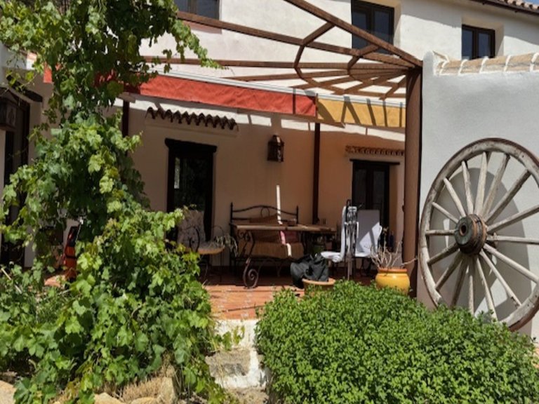 Country House for Sale in Casares, Malaga 10