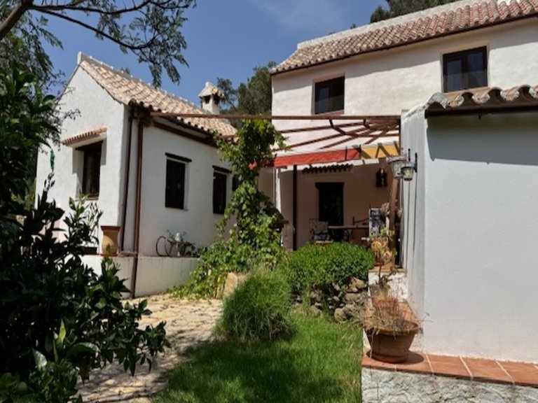 Country House for Sale in Casares, Malaga 24