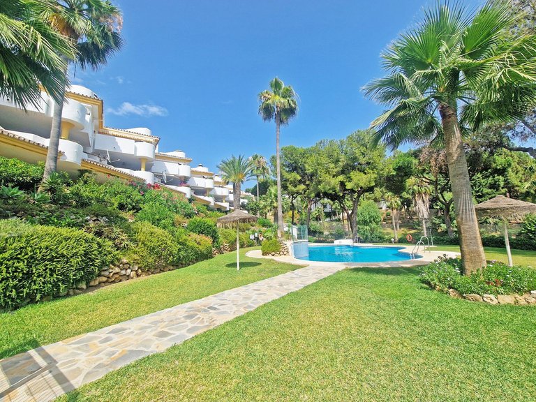 Apartment for Sale in Calahonda, Malaga 25