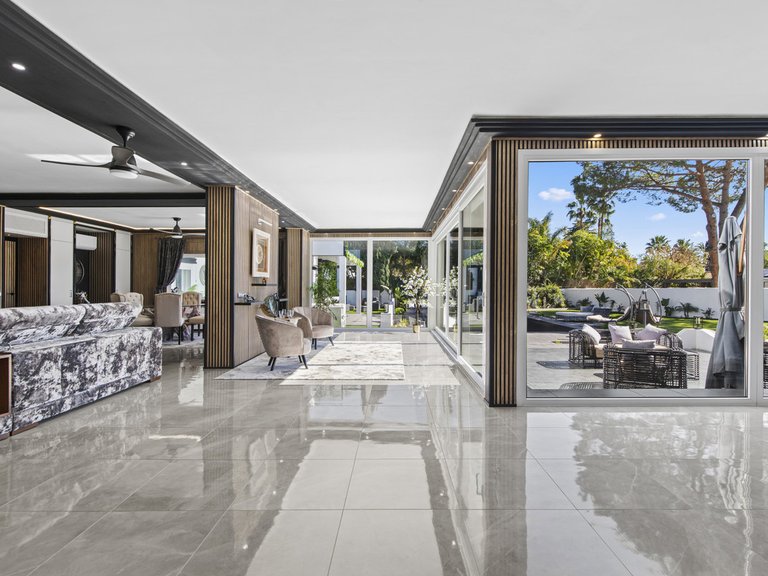 Villa for Sale in Estepona, Malaga 13