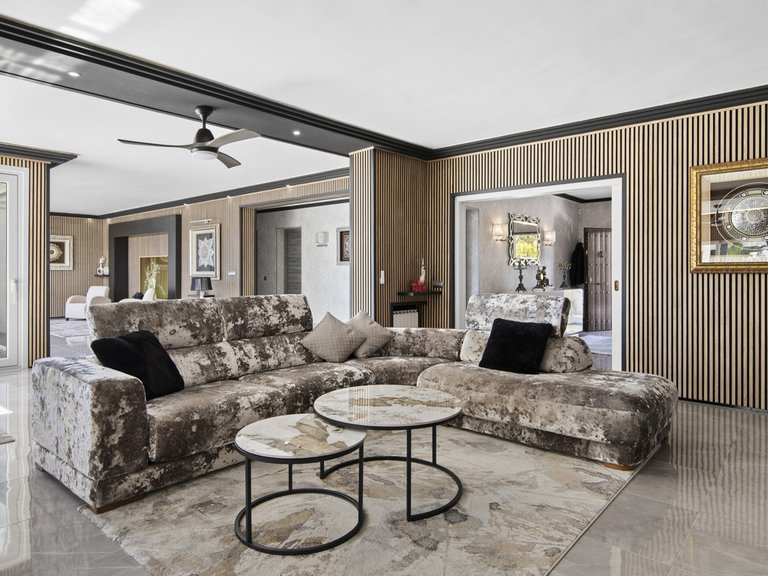 Villa for Sale in Estepona, Malaga 17