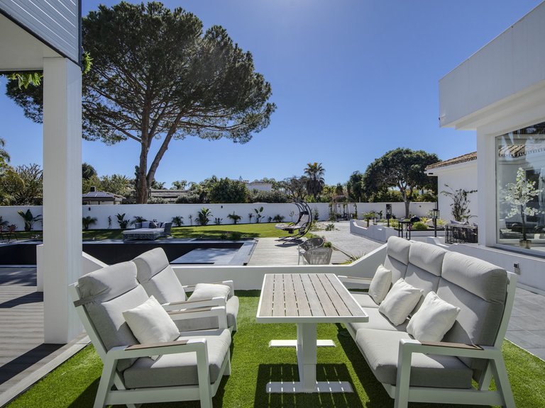 Villa for Sale in Estepona, Malaga 25