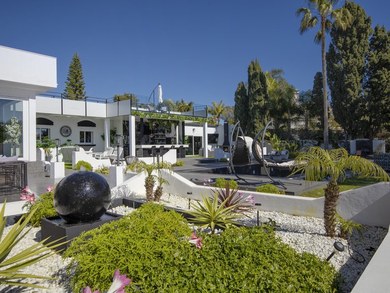 Villa for Sale in Estepona, Malaga 27