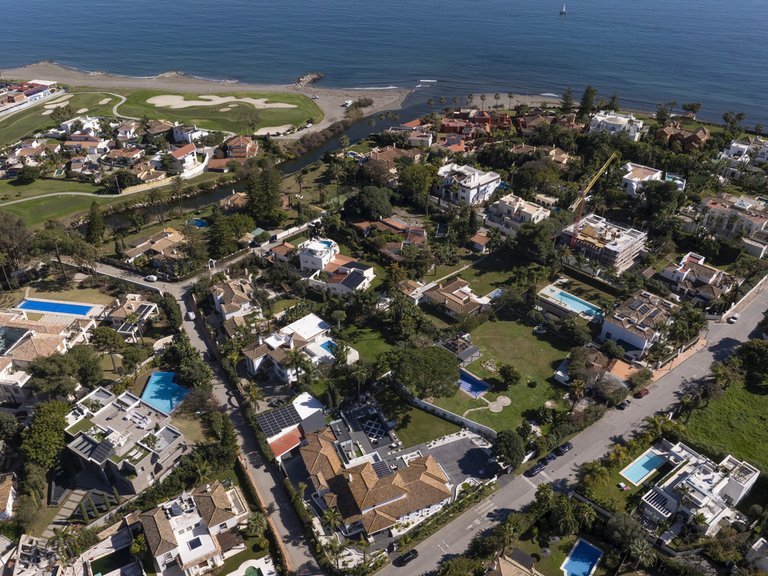 Villa for Sale in Estepona, Malaga 3