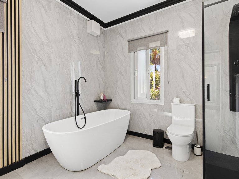 Villa for Sale in Estepona, Malaga 37