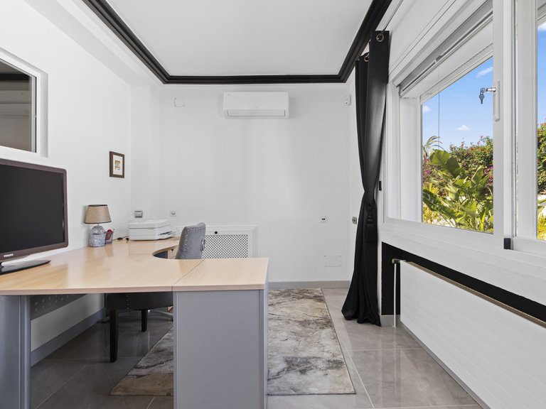 Villa for Sale in Estepona, Malaga 44