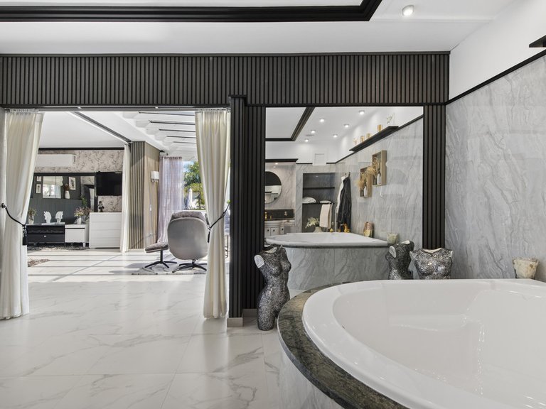 Villa for Sale in Estepona, Malaga 51