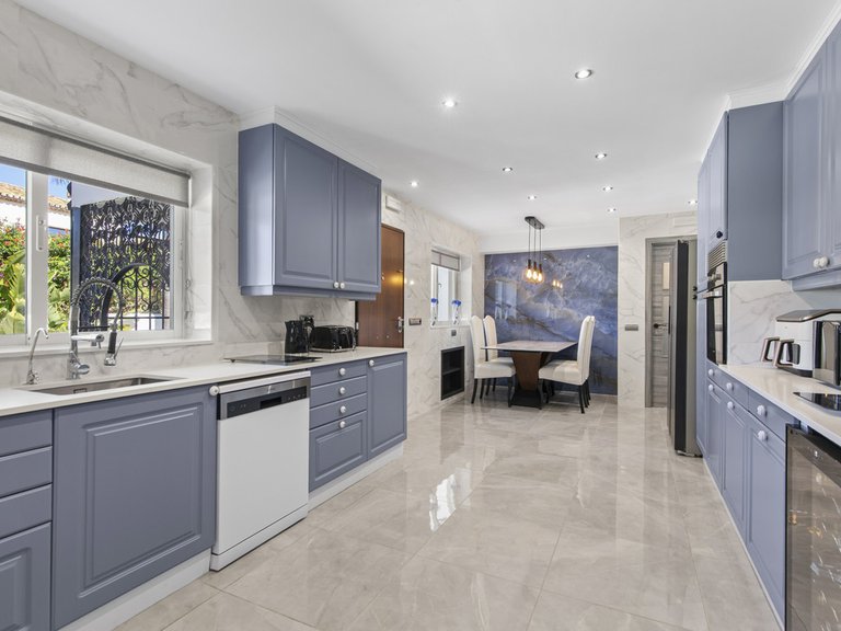 Villa for Sale in Estepona, Malaga 7