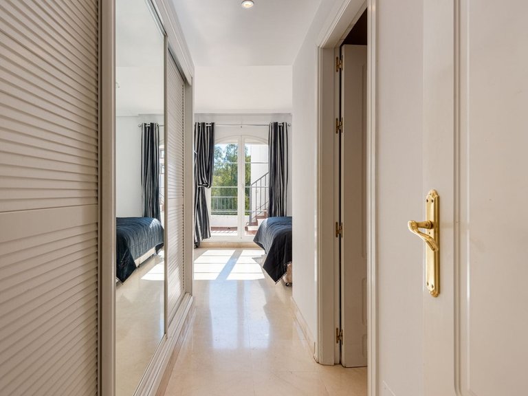 Apartment for Sale in Los Arqueros, Malaga 15