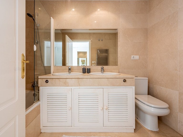 Apartment for Sale in Los Arqueros, Malaga 16