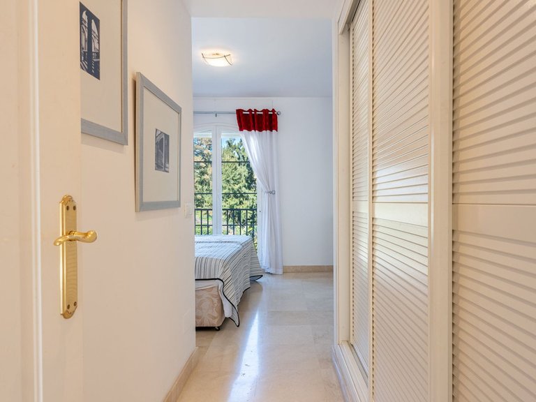 Apartment for Sale in Los Arqueros, Malaga 18