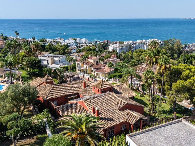 Villa for Sale in Benalmadena, Malaga 1